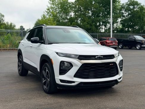 Used 2023 Chevrolet TrailBlazer RS w/ Convenience Package FWD image 4