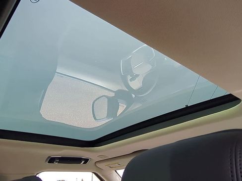 Certified 2024 Land Rover Range Rover SE image 21