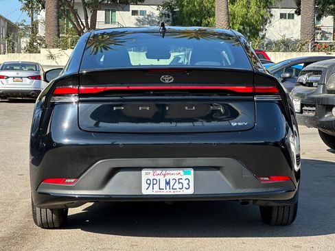 Certified 2024 Toyota Prius LE FWD image 5