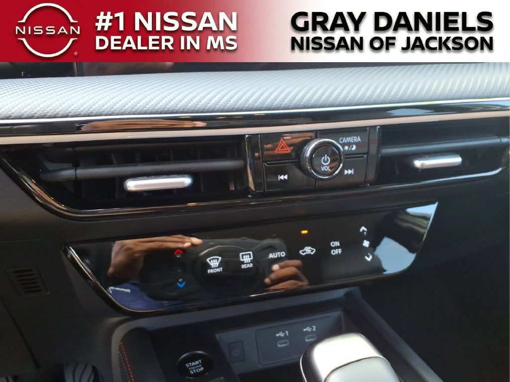 Used 2025 Nissan Kicks SR AWD/4WD image 17