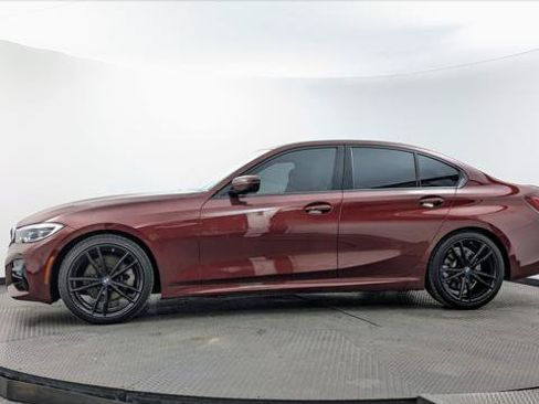 Used 2022 BMW 330i Sedan w/ M Sport Package RWD image 3