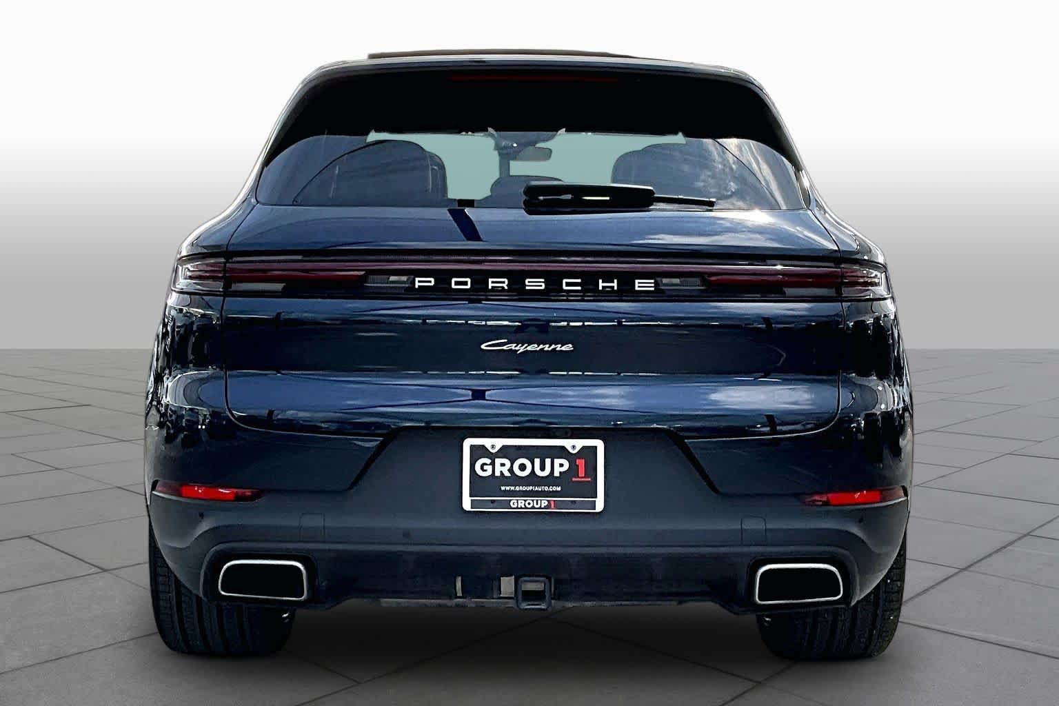 Used 2024 Porsche Cayenne AWD/4WD image 5