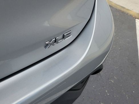 Used 2022 Toyota Highlander XLE image 7