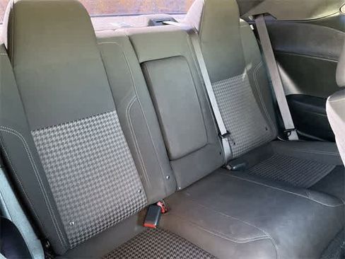 Used 2022 Dodge Challenger SXT image 15