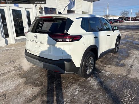 Used 2022 Nissan Rogue S image 5