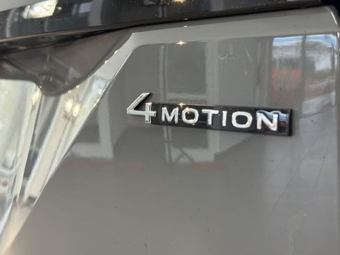 Used 2024 Volkswagen Atlas Peak Edition SEL AWD/4WD image 39