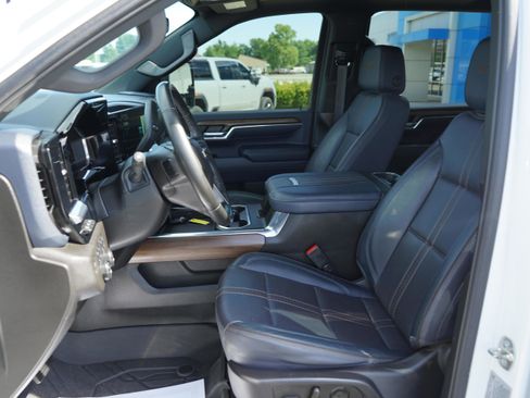 Used 2024 Chevrolet Silverado 2500 High Country w/ High Country Premium Package AWD/4WD image 9
