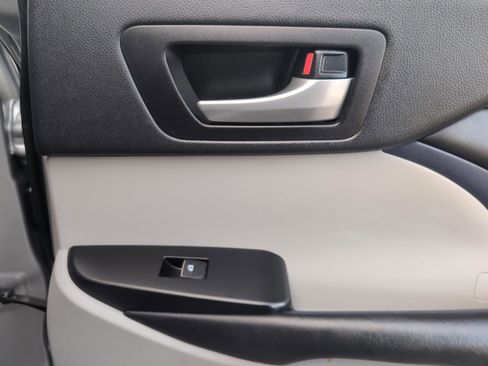 Used 2018 Toyota Highlander Limited Platinum image 16