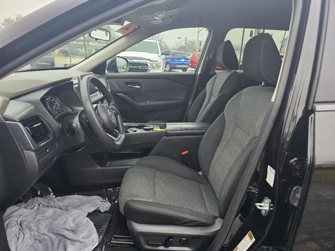 Used 2021 Nissan Rogue SV image 13