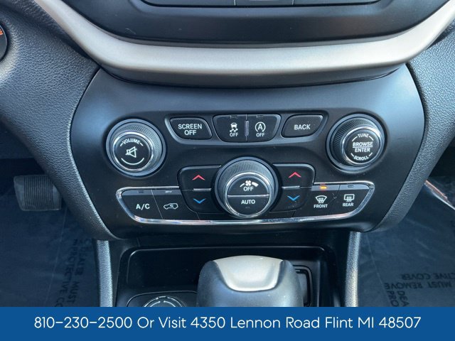 Used 2016 Jeep Cherokee Limited w/ Luxury Group AWD/4WD image 25