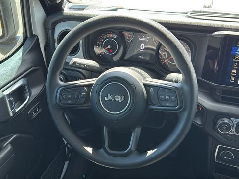 New 2026 Jeep Gladiator Sport AWD/4WD image 17