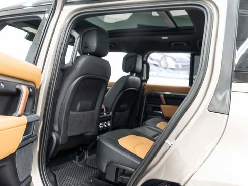 Used 2023 Land Rover Defender 110 X-Dynamic SE AWD/4WD image 16