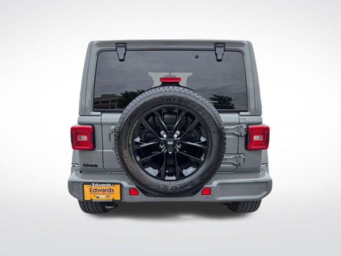 Used 2023 Jeep Wrangler Unlimited Sahara AWD/4WD image 4