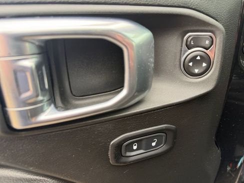 Used 2023 Jeep Wrangler Unlimited w/ Cold Weather Group AWD/4WD image 19