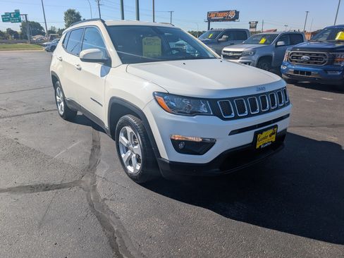 Used 2021 Jeep Compass Latitude w/ Convenience Group AWD/4WD image 2