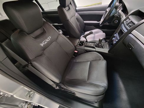 Used 2009 Pontiac G8 GXP RWD image 13