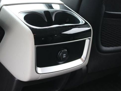 Used 2024 Kia Carnival EX FWD image 26