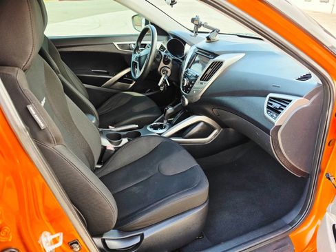 Used 2012 Hyundai Veloster FWD image 11
