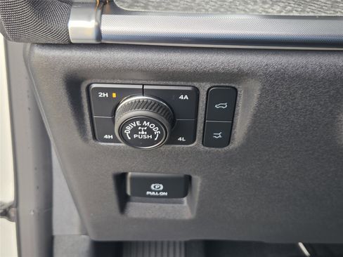 Used 2025 Ford Expedition Tremor image 24