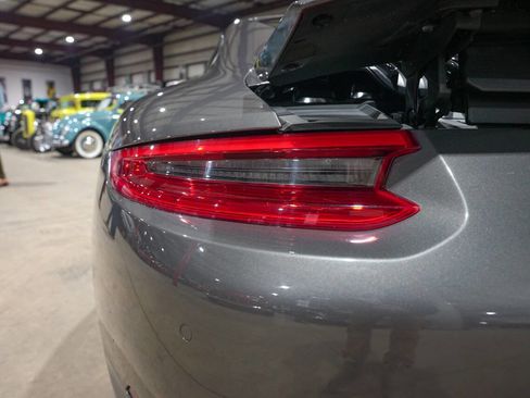 Used 2019 Porsche 911 Carrera S image 30