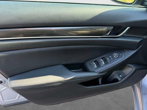 Used 2022 Honda Accord Sport image 9