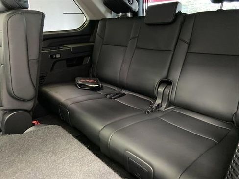 Used 2024 Toyota Sequoia Limited image 33
