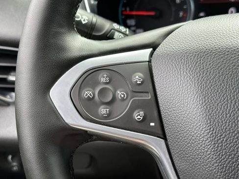 Used 2023 Chevrolet Traverse LT AWD/4WD image 18