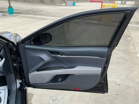 Used 2021 Toyota Camry SE FWD image 30