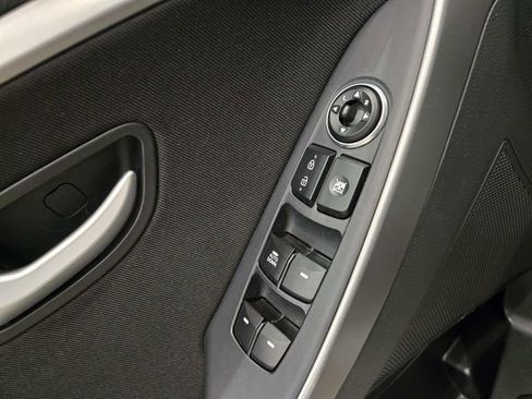 Used 2017 Hyundai Elantra GT image 27