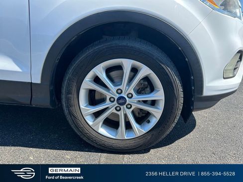 Used 2018 Ford Escape SE w/ Ford Safe & Smart Package AWD/4WD image 11