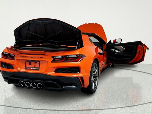 Used 2025 Chevrolet Corvette Z06 RWD image 12