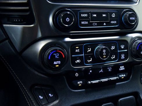 Used 2019 Chevrolet Suburban LT image 19