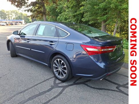 Used 2018 Toyota Avalon XLE w/ All Weather Liner Package FWD image 8
