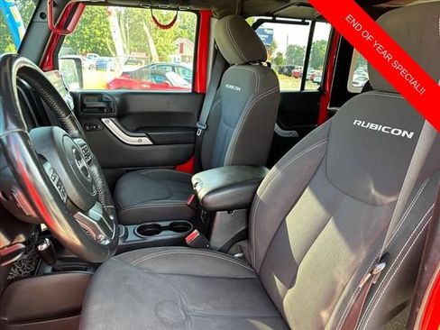 Used 2015 Jeep Wrangler Unlimited Rubicon w/ Connectivity Group image 8