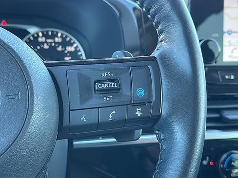 Used 2023 Nissan Pathfinder SL image 29