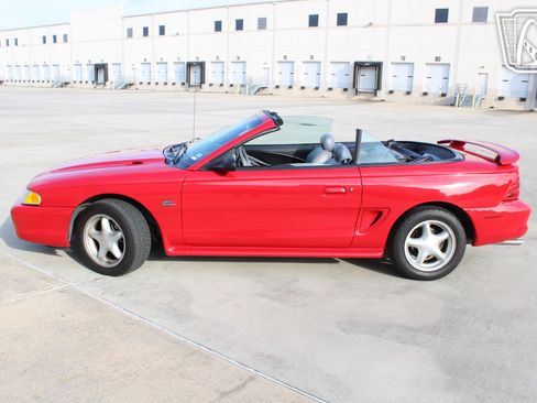 Used 1995 Ford Mustang GT RWD image 2