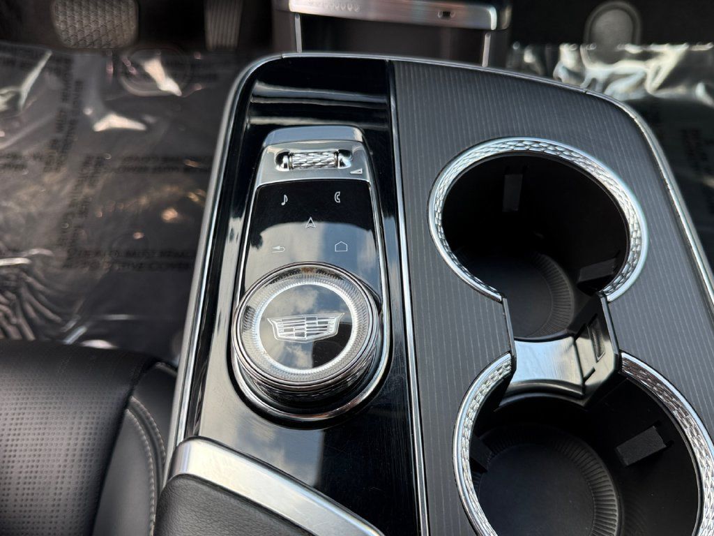 Used 2024 Cadillac Lyriq Luxury AWD/4WD image 19