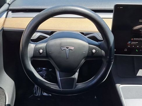 Used 2023 Tesla Model Y Long Range AWD/4WD image 18