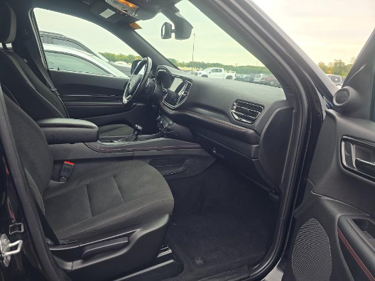 Used 2025 Dodge Durango GT w/ Blacktop Package AWD/4WD image 2