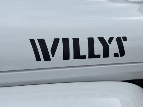 Used 2022 Jeep Gladiator Willys image 10