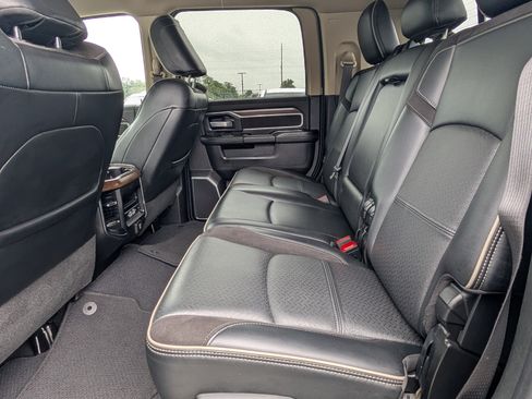 Used 2022 RAM 3500 Laramie AWD/4WD image 17