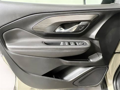 Used 2023 GMC Terrain SLE w/ Driver Convenience Package image 30