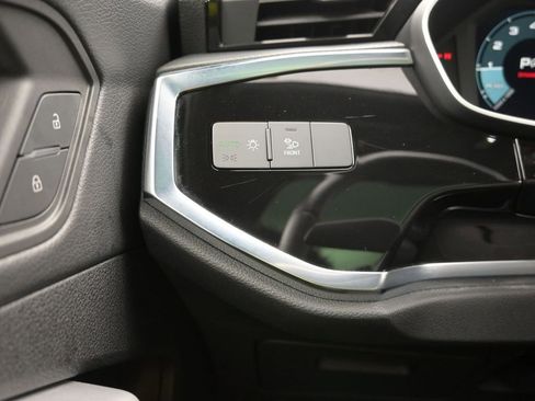 Used 2024 Audi Q3 2.0T Premium image 18