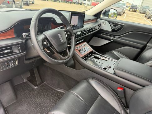 Used 2022 Lincoln Aviator Reserve w/ Equipment Group 201A AWD/4WD image 11