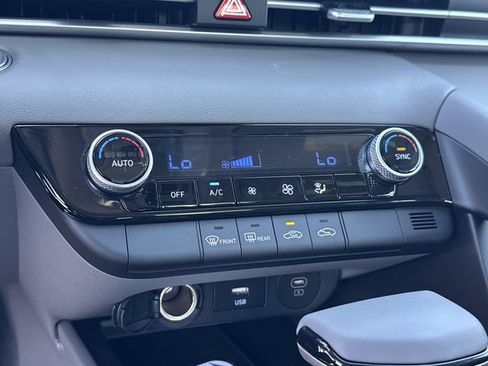 New 2026 Hyundai Elantra Sport FWD image 32