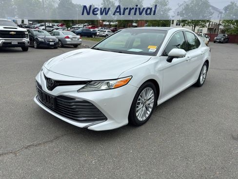 Used 2018 Toyota Camry XLE w/ Driver Assist Package FWD image 1
