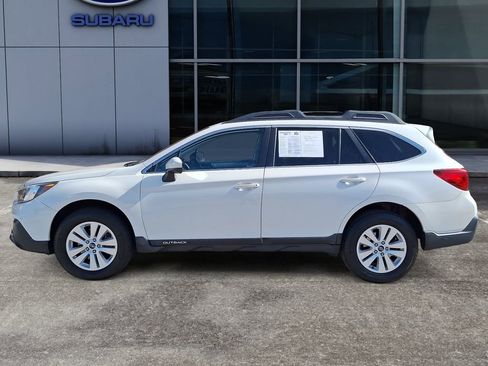 Used 2019 Subaru Outback 2.5i Premium image 7
