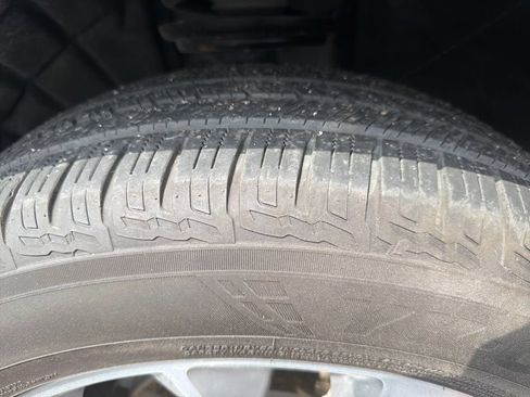 Used 2021 Chevrolet Traverse Premier w/ LPO, Floor Liner Package FWD image 5