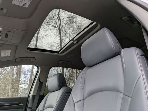 Certified 2021 Buick Enclave Essence w/ Sound and Sites Package AWD/4WD image 12