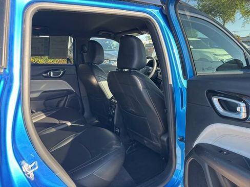 Used 2025 Jeep Compass Limited AWD/4WD image 16